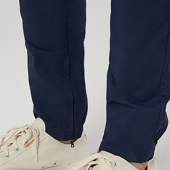 NWT Onia Pull On Tech Pant Zip Ankle Deep Navy sz Medium - Picture 5 of 5